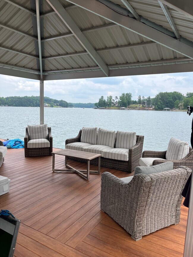 Building Photo - 335 McAlister Rd