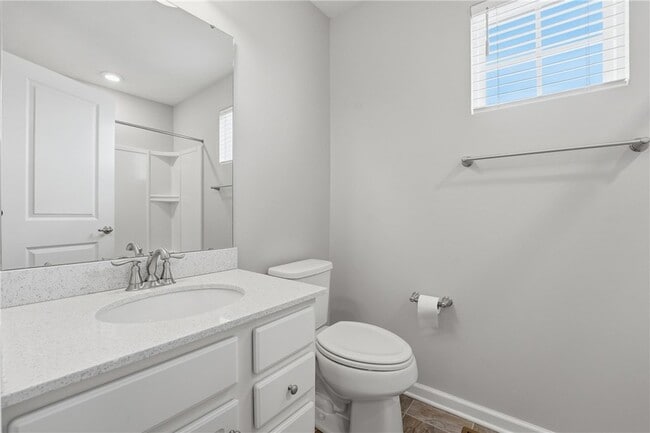 Building Photo - 202 Pointe View Dr