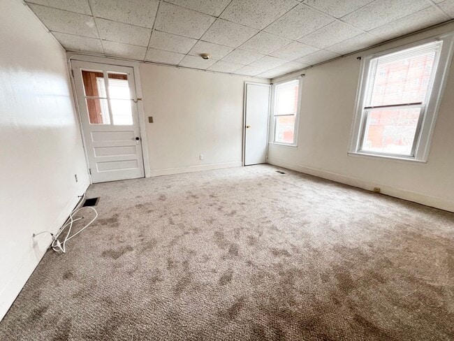 Building Photo - 143 William St