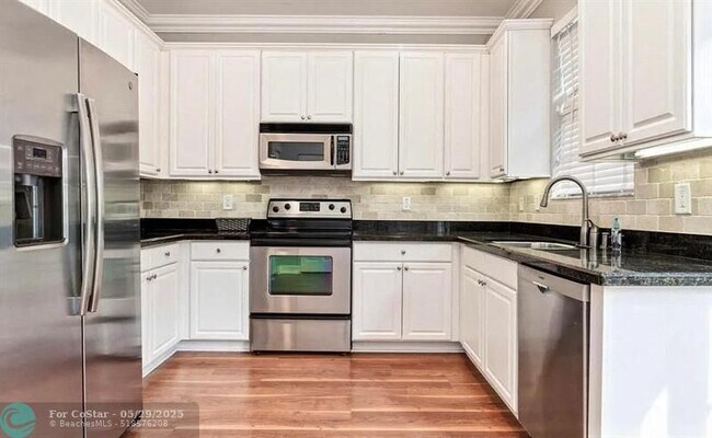 Building Photo - 1084 NW 18th Ave