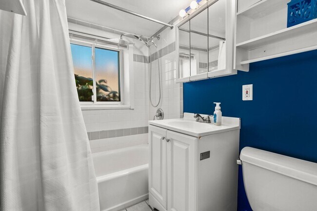 Building Photo - 64 Bryon Rd