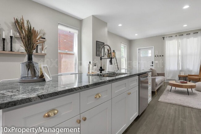 Building Photo - 566 Kimball Pl