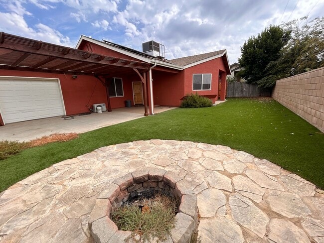 Building Photo - Nice house for rent in Farmersville