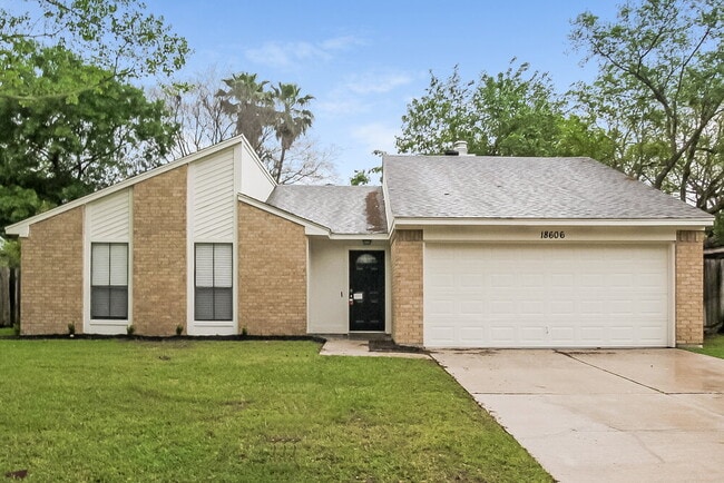 Building Photo - 18606 Hiddenbay Way