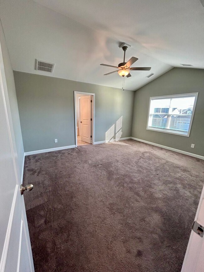 Building Photo - Beautiful 3/2.5 Home in Leland!