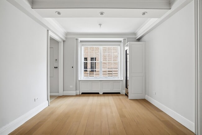 Building Photo - 141 E 88th St