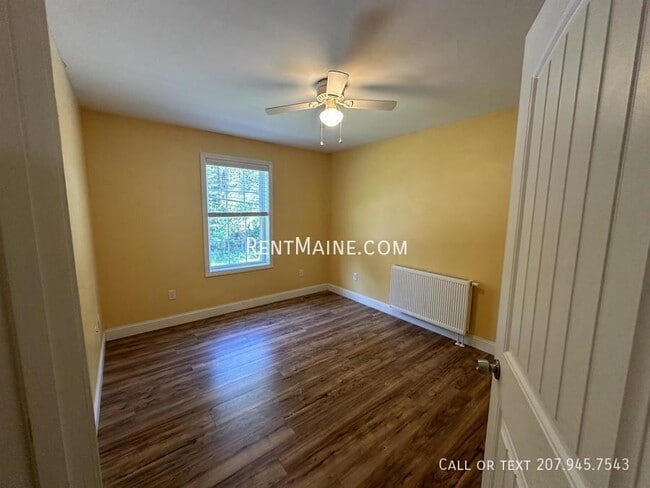 Building Photo - 11 Basketball Ct