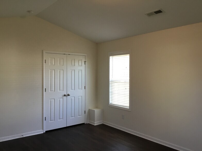 Building Photo - 2321 King Malcolm Ln