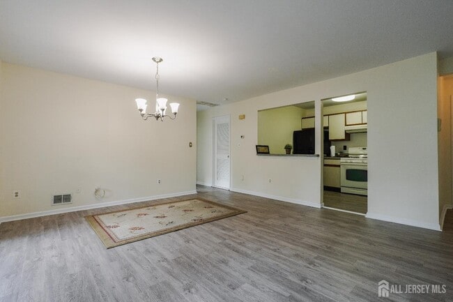 Building Photo - 809 Woodhaven Dr