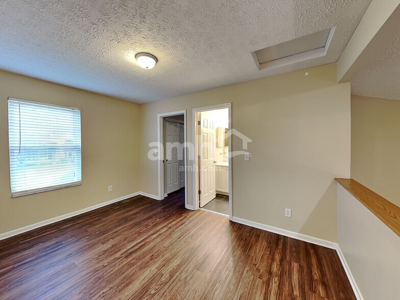 Building Photo - 1095 Mastell Dr
