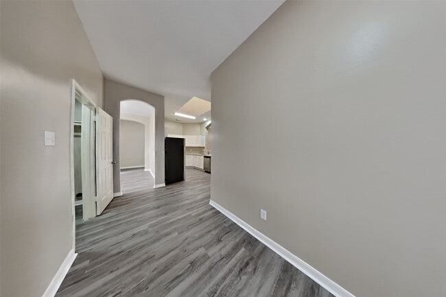 Building Photo - 7007 Fuchsia Ln