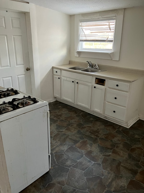 Building Photo - 1970 N Ontario St