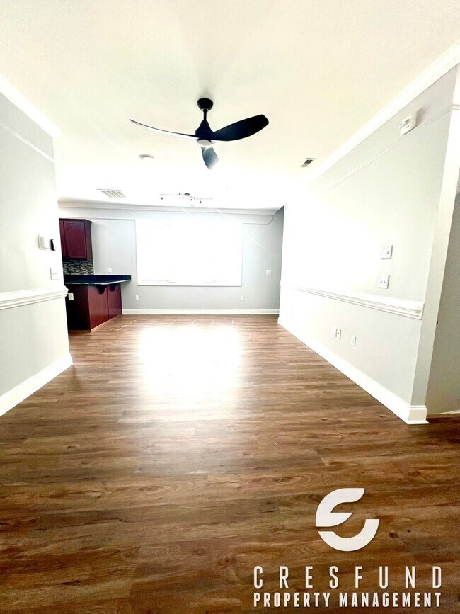 Building Photo - Lake View Luxury 2BR 2.5 Bath