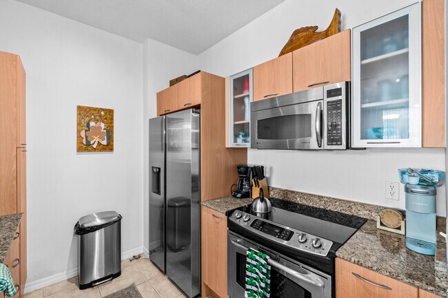 Building Photo - 700 E Boynton Beach Blvd