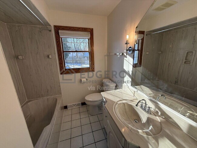 Building Photo - 2540 Ancient Dr SW