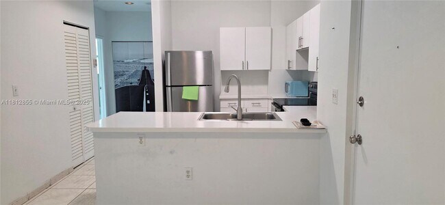 Primary Photo - 104 SW 9th St