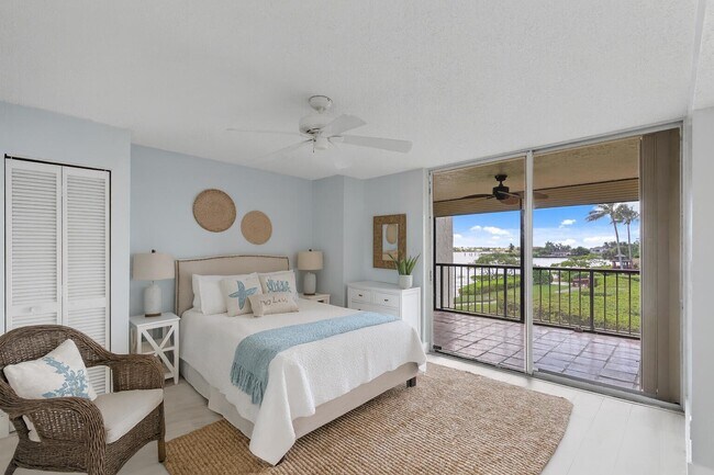 Building Photo - 7020 Half Moon Cir