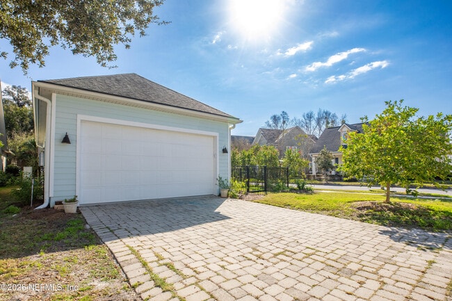 Building Photo - 11 Mascotte Pl