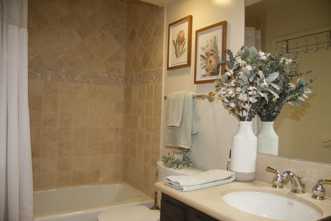 Building Photo - 73407 Foxtail Ln