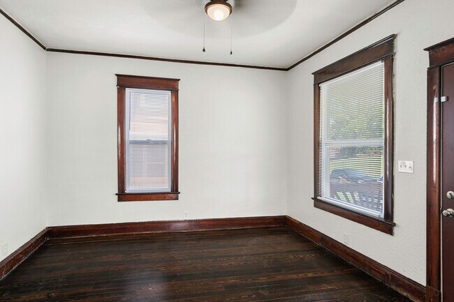 Building Photo - Charming 3-Bedroom Home with Spacious Layout and Bonus Utility Space