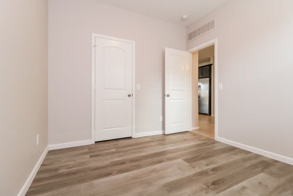 Building Photo - 25569 W Desert Dr