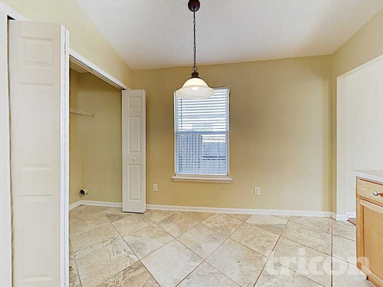 Building Photo - 1043 Moosehead Dr
