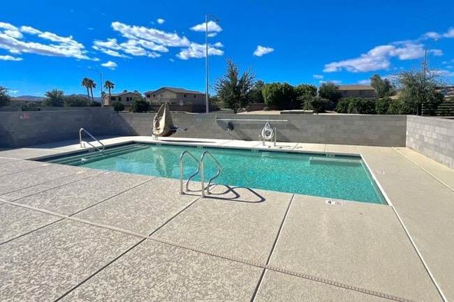 Building Photo - 16601 N Parkview Pl