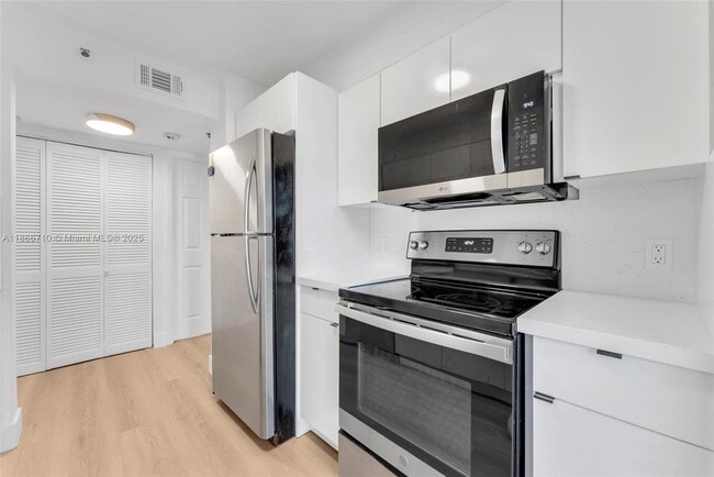Building Photo - 650 NE 64th St