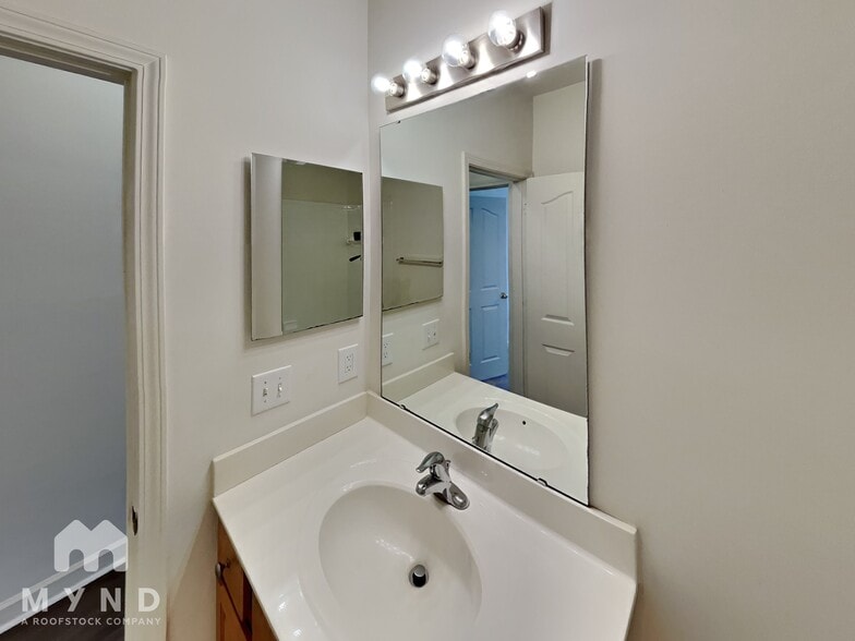 Building Photo - 11251 Hyde Pointe Ct