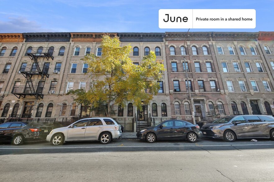 Building Photo - Room in Shared 4 bed/1 bath home