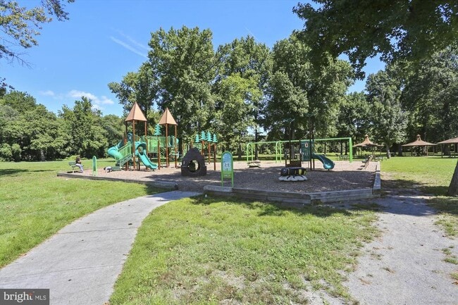 Building Photo - 9274 Adelphi Rd