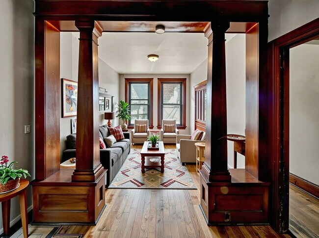 Building Photo - Large Four Bedroom In York!