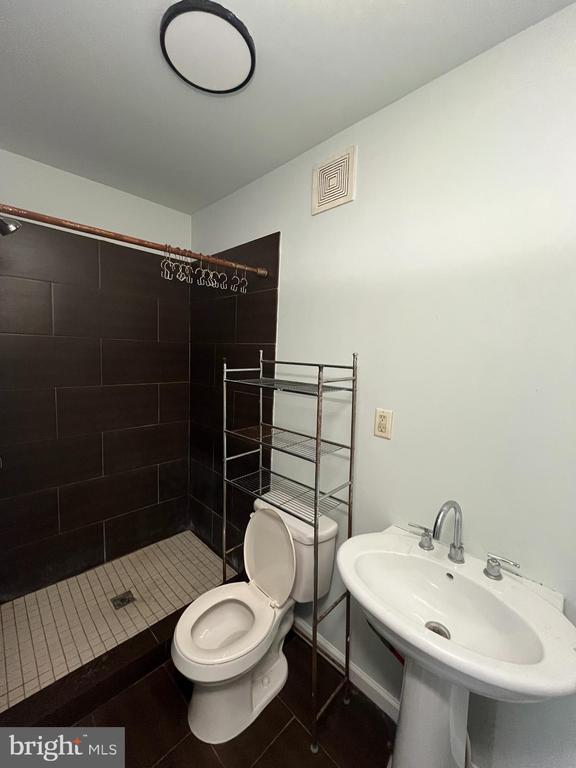 Building Photo - 425 N 41st St