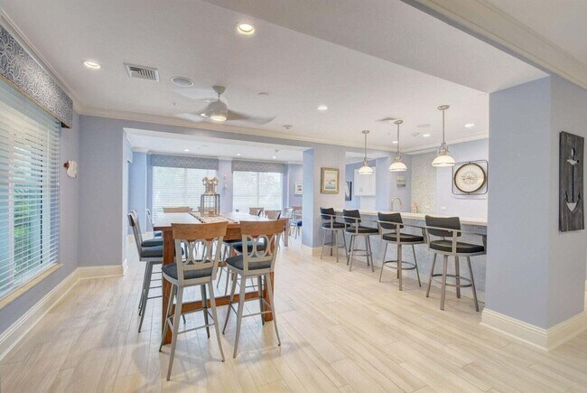 Building Photo - 625 Casa Loma Blvd