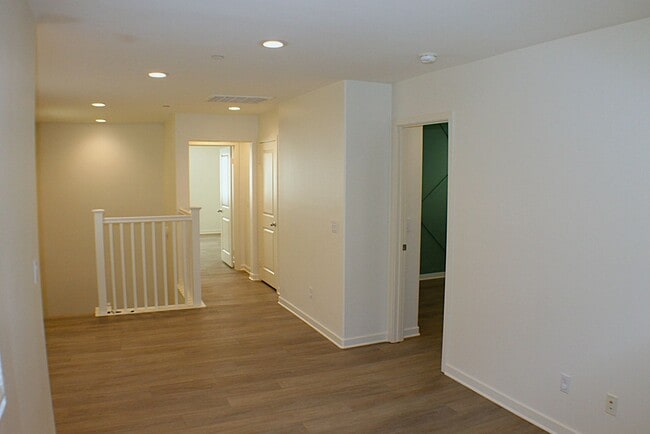 Building Photo - Hyde Park Gated Community with Resort Like Amenities