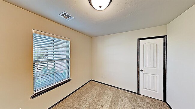 Building Photo - 11025 SW 33rd St