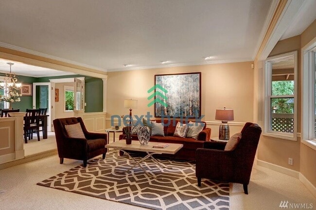 Building Photo - Rare opportunity!! Spacious 3 Bedroom Sammamish Home with 2 bonus rooms, RV Parking & Huge Backyard!