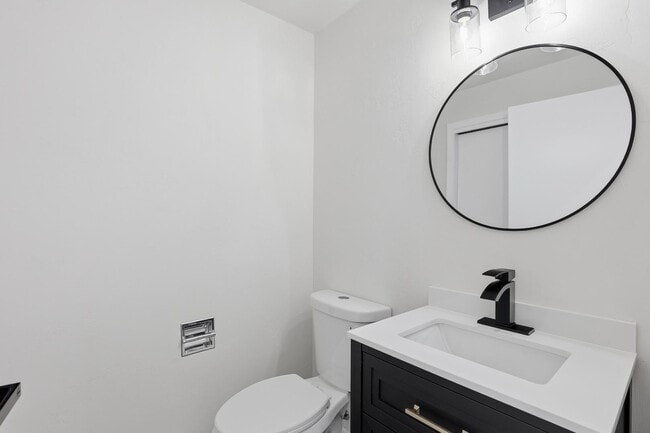 Building Photo - 957 Beta Dr