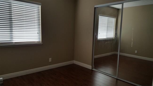 Building Photo - 2131 El Rancho Dr