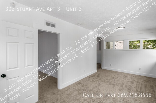 Building Photo - 302 Stuart Ave