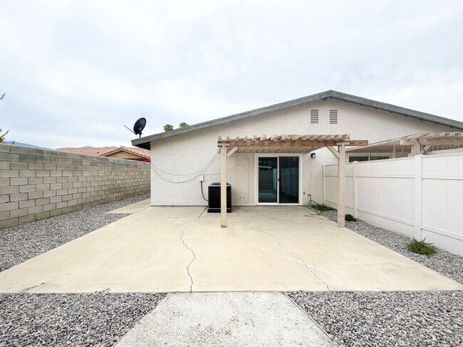 Building Photo - 33612 Wishing Well Trail