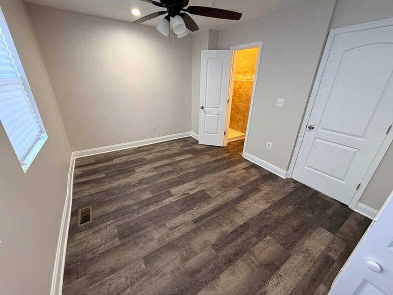 Primary bedroom - 607 Cheraton rd