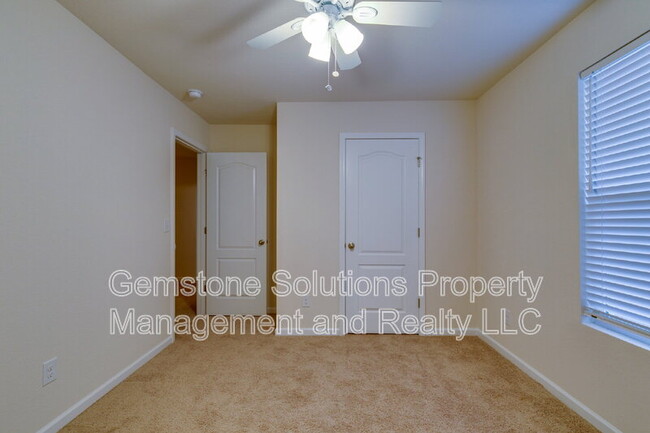 Building Photo - 2508 Queen Bee Dr