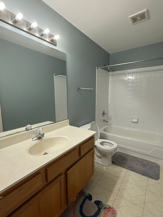Building Photo - 2717 Glenwood Ct