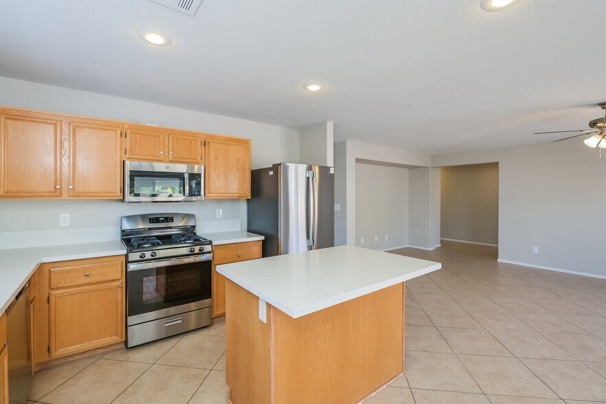 Building Photo - 176 Sandhill Crane Ave