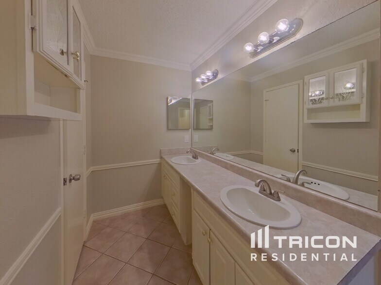 Building Photo - 6056 Birchhill Rd