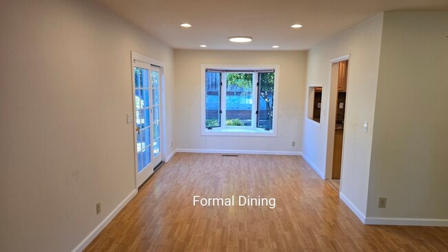 Building Photo - 4844 Westmont Ave
