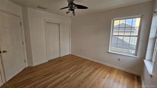 Building Photo - 2719 Colonial Dr