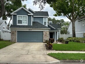 Building Photo - Cozy 3 bed 2.5 bath home in the heart of O...