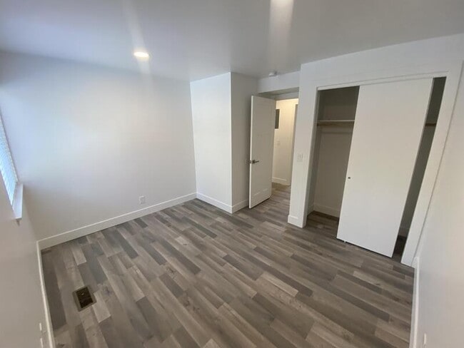 Building Photo - 26 W Girard Ave